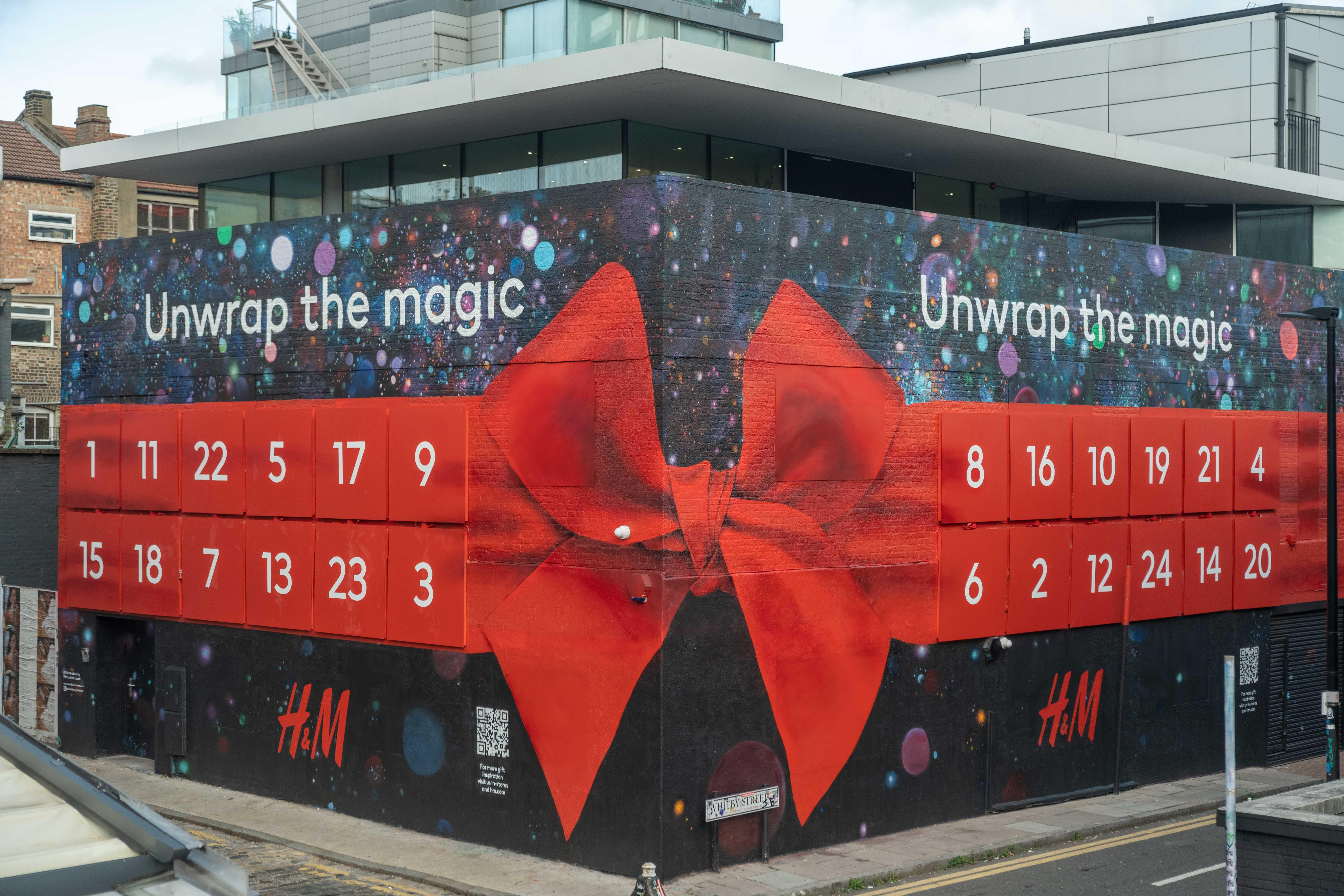 H&M_Unwrap_the_magic_Campaign_1.jpg