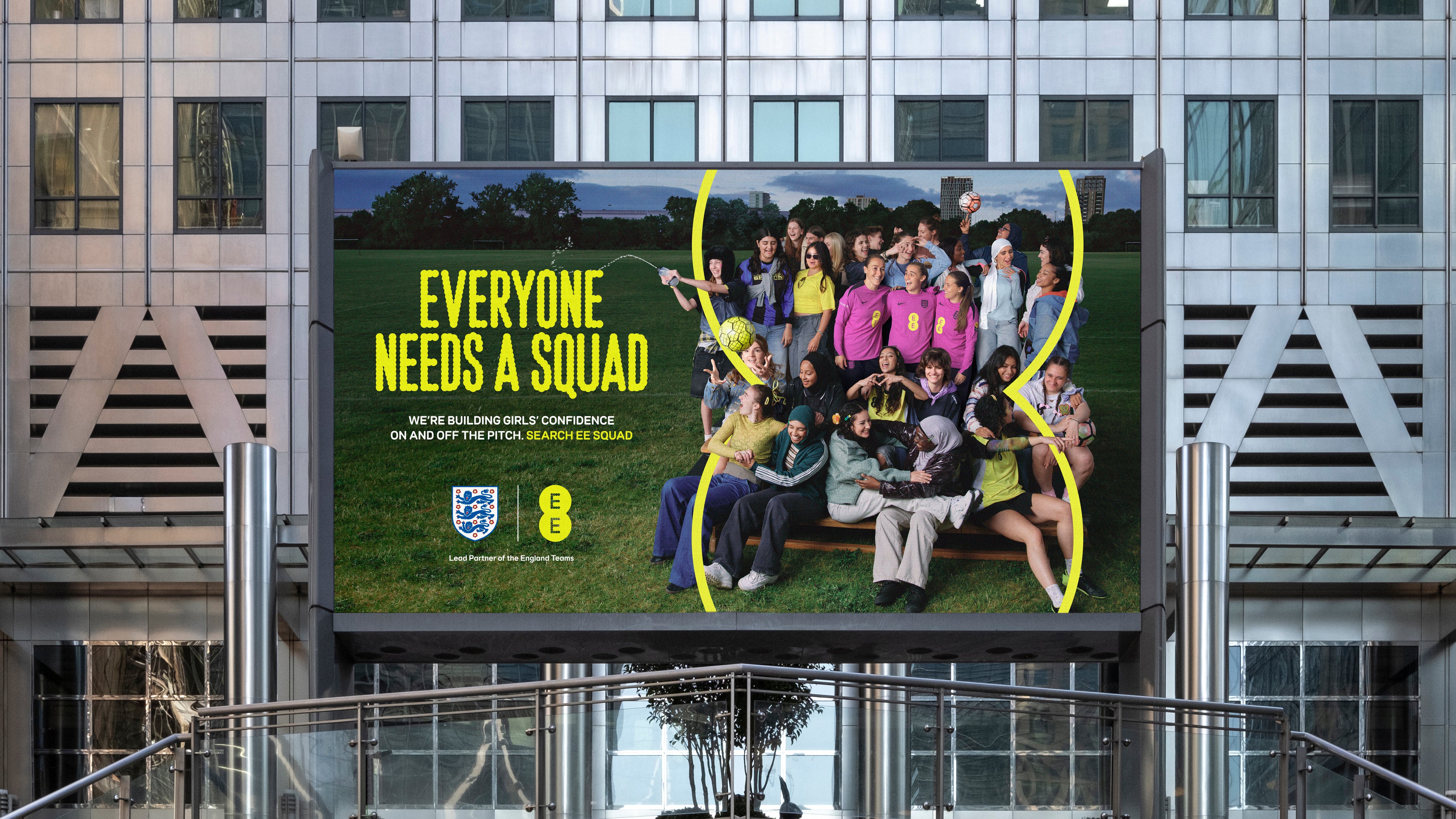 EE_Womens-Euros_DOOH_Canary_SYMBOL.jpg