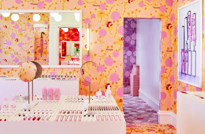 Glossier London.jpg