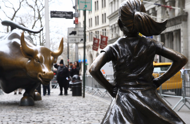 Fearless Girl vs Charging Bull
